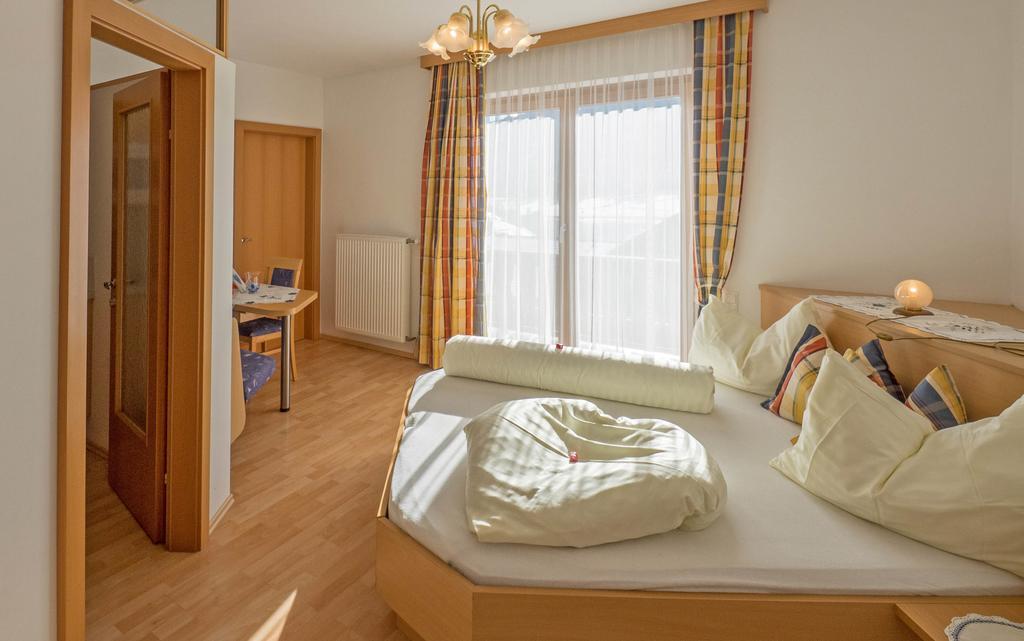 Haus Schluder - Familie Stanitzer Otel Weissensee Oda fotoğraf
