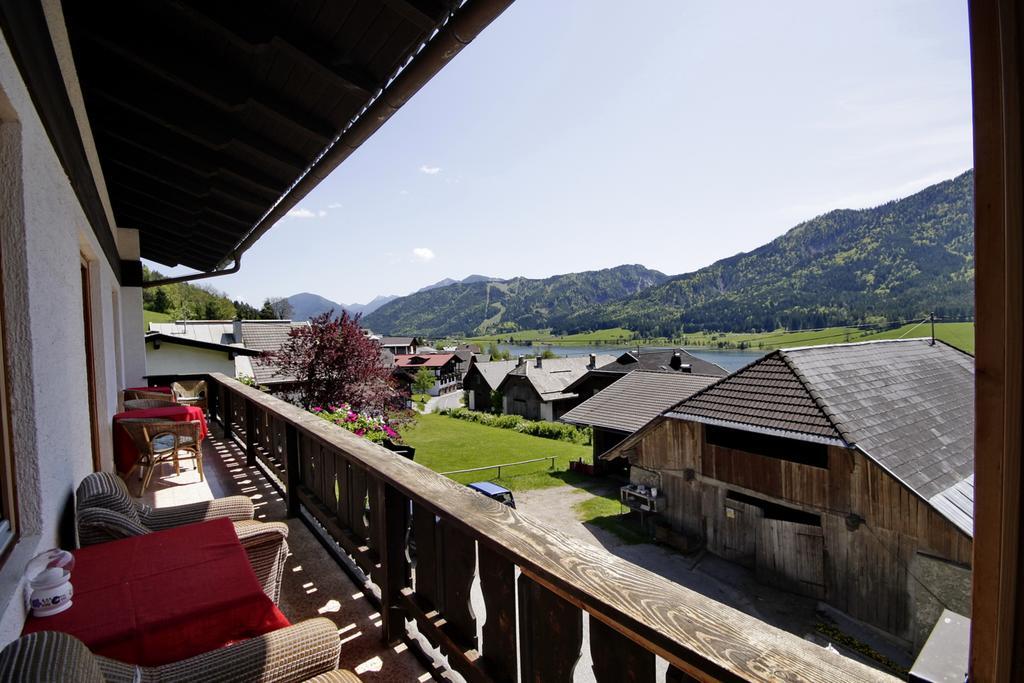 Haus Schluder - Familie Stanitzer Otel Weissensee Oda fotoğraf